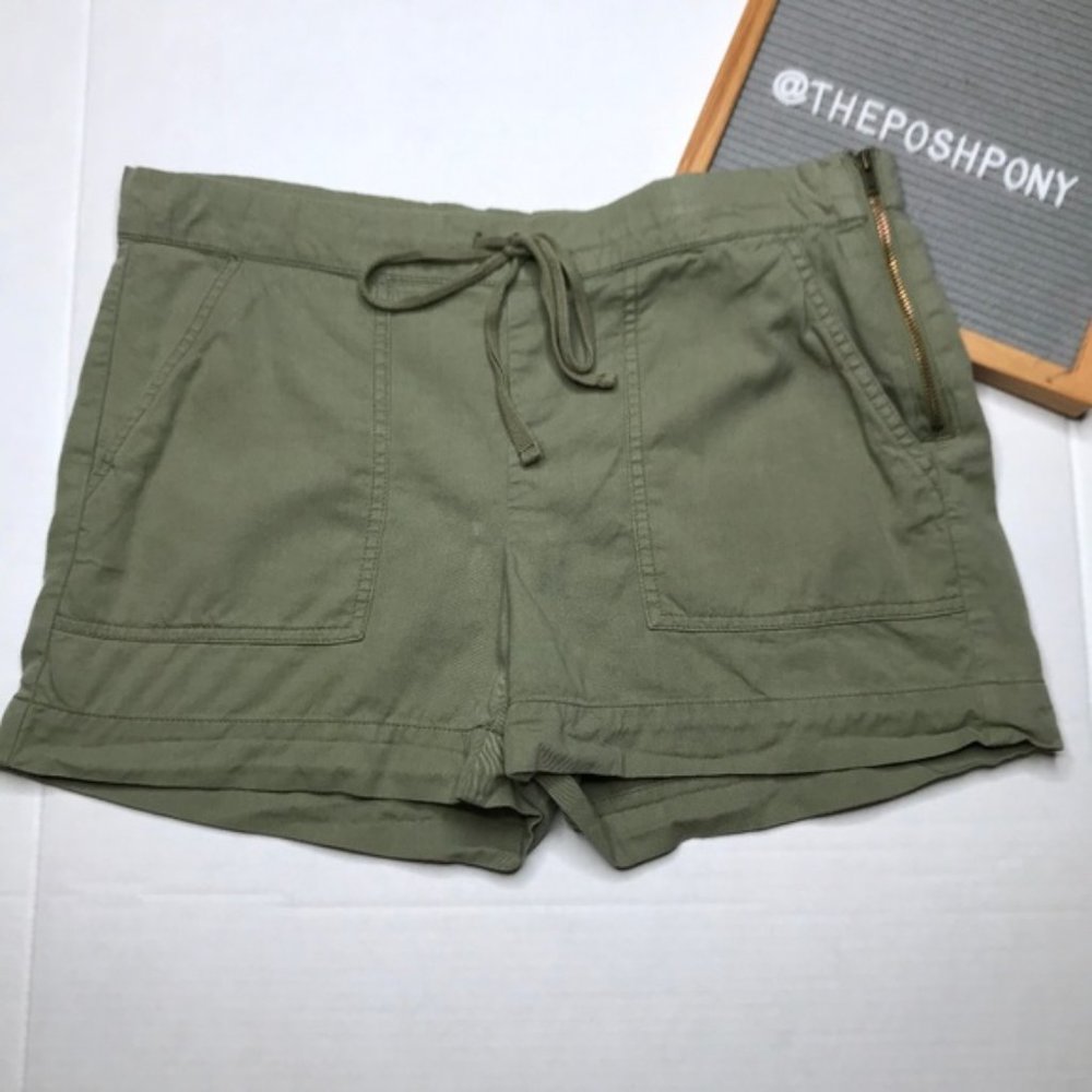 Cabi Goldie Drawstring Army Green Shorts Size M
